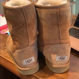 UGG